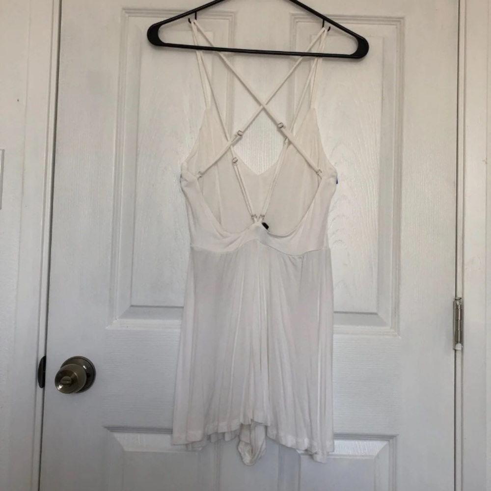 White romper - Picture 2 of 3
